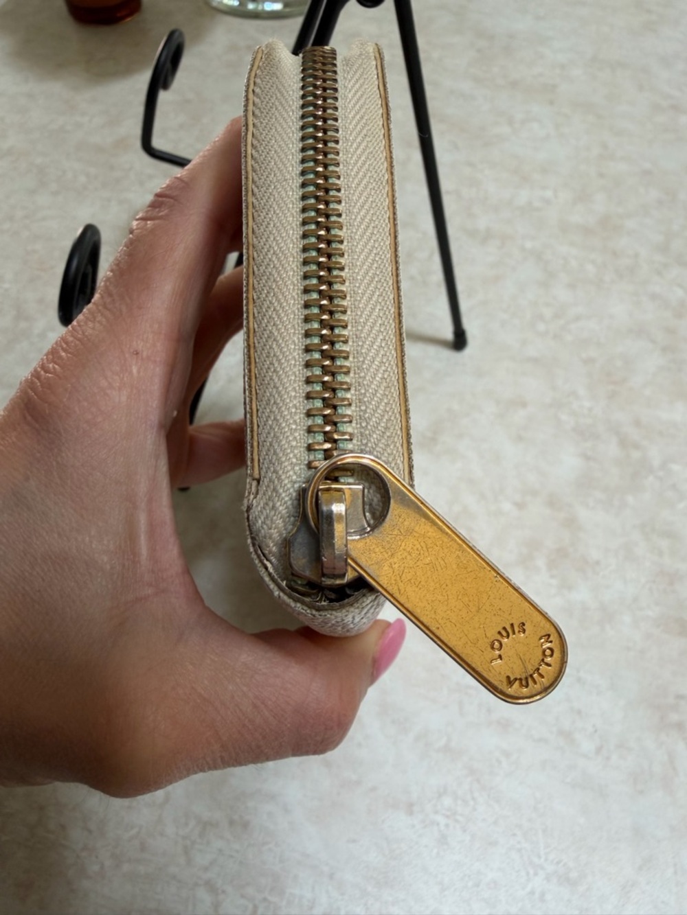 Louis Vuitton Zippy Wallet in Damier Azur Cream and Blue - Picture 9 of 17